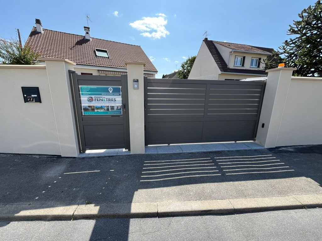 Portail semi-ajouré