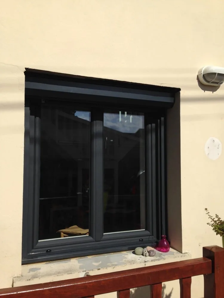 Pose de Fenêtres PVC-ALU triple vitrage Internorm KF 410 à Montigny le Bretonneux